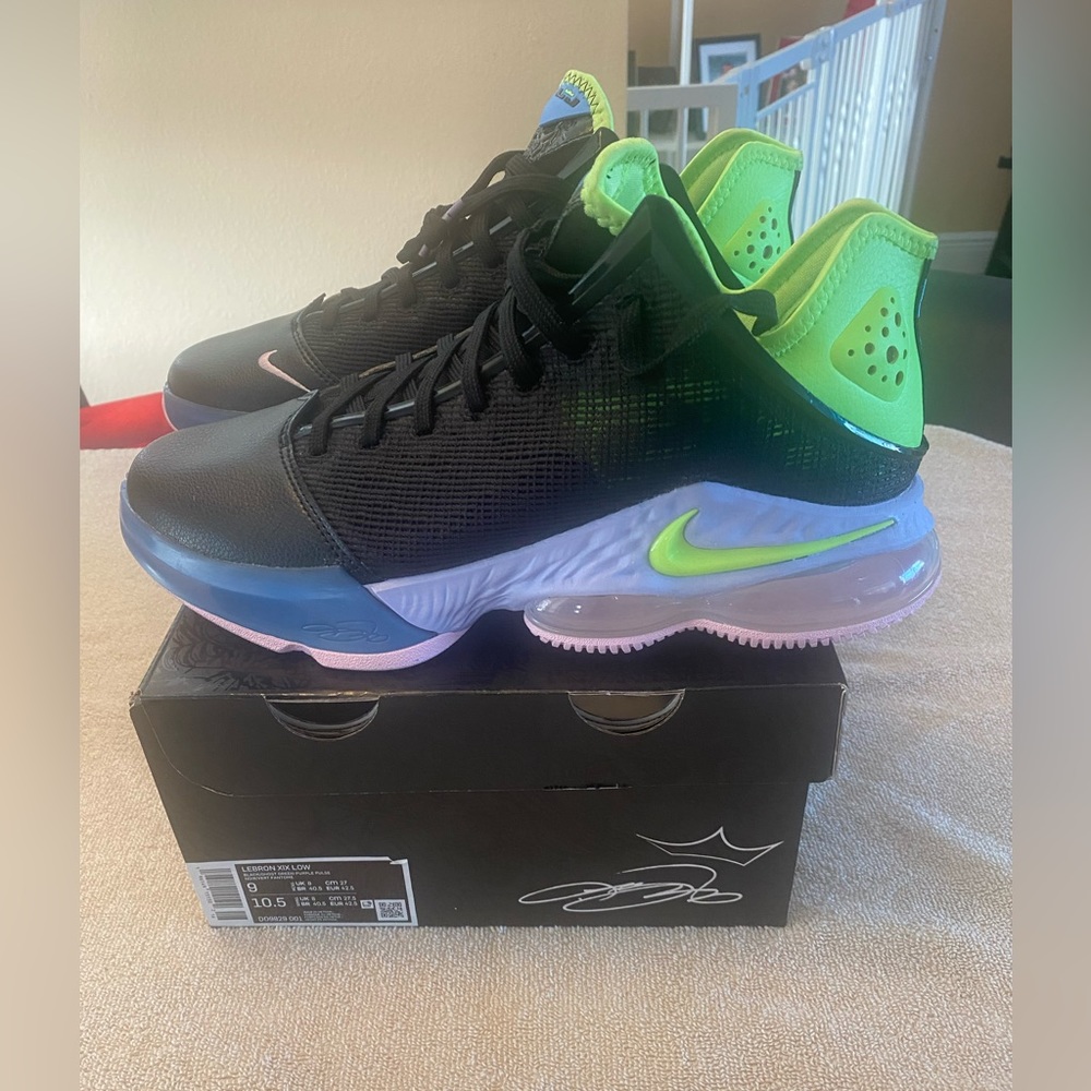 Nike Men’s Athletic Shoes Black with Neon Green and Purple Accents